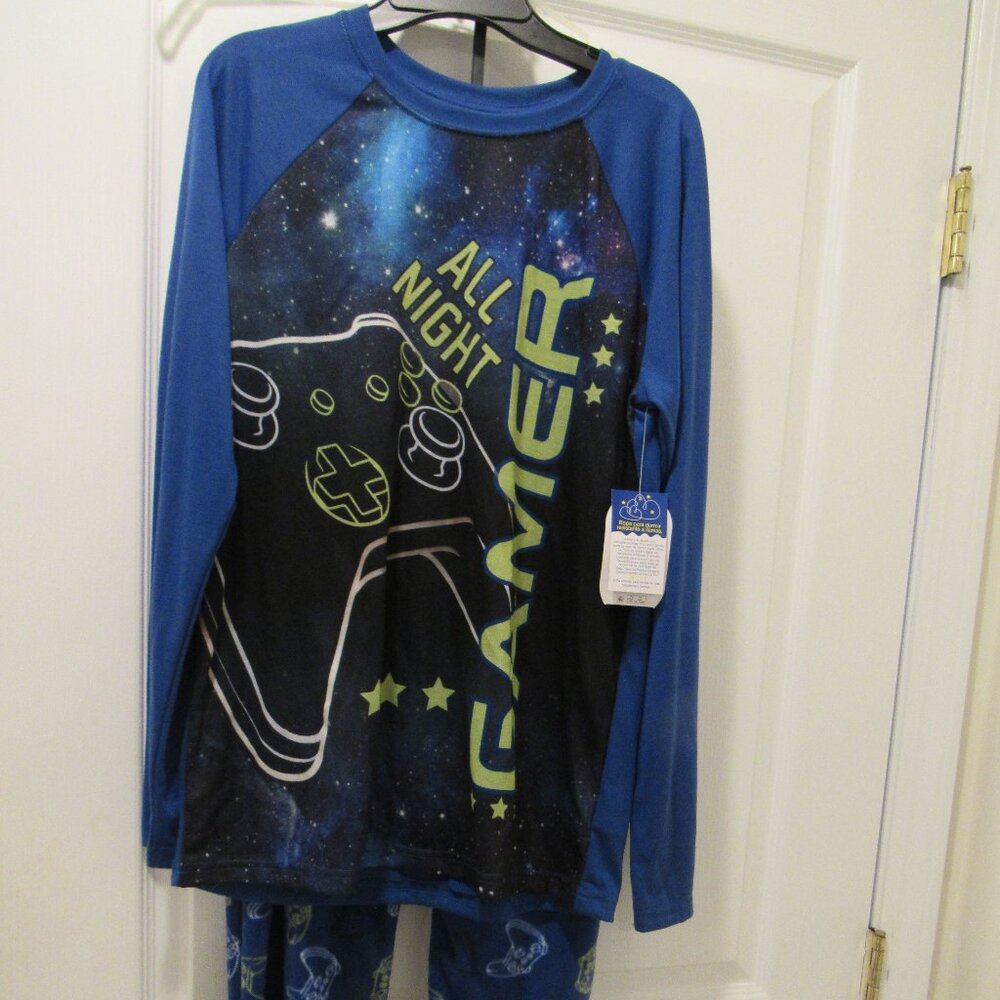 NEW BOYS' 2-PIECE WINTER PAJAMA SET SIZE XX-LARGE (18)